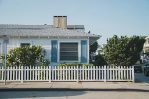 Home with fence setting appropriate boundaries