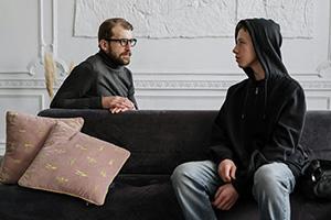 Image of Teen with Therapist